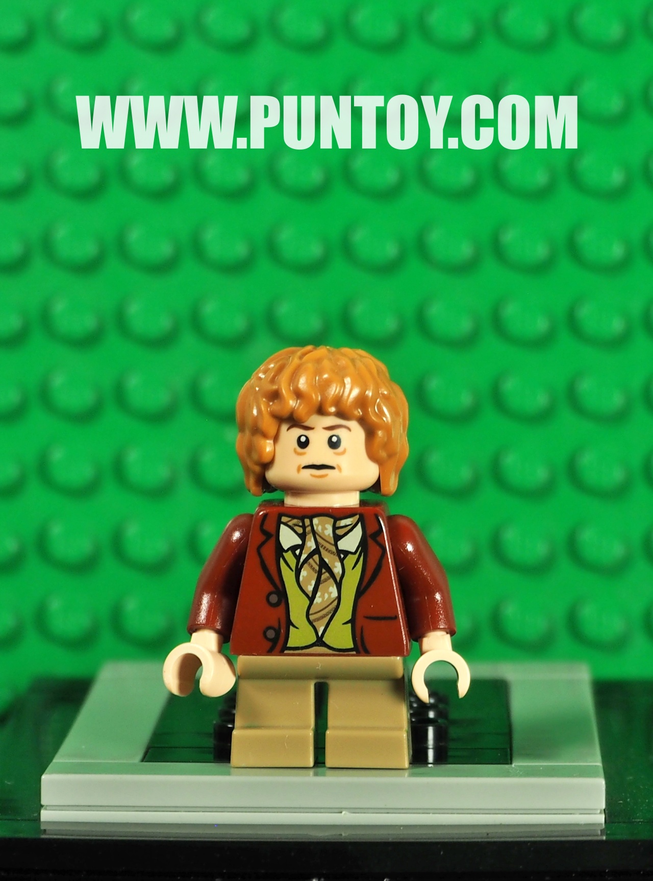 lor030: Bilbo Baggins - Dark Red Coat