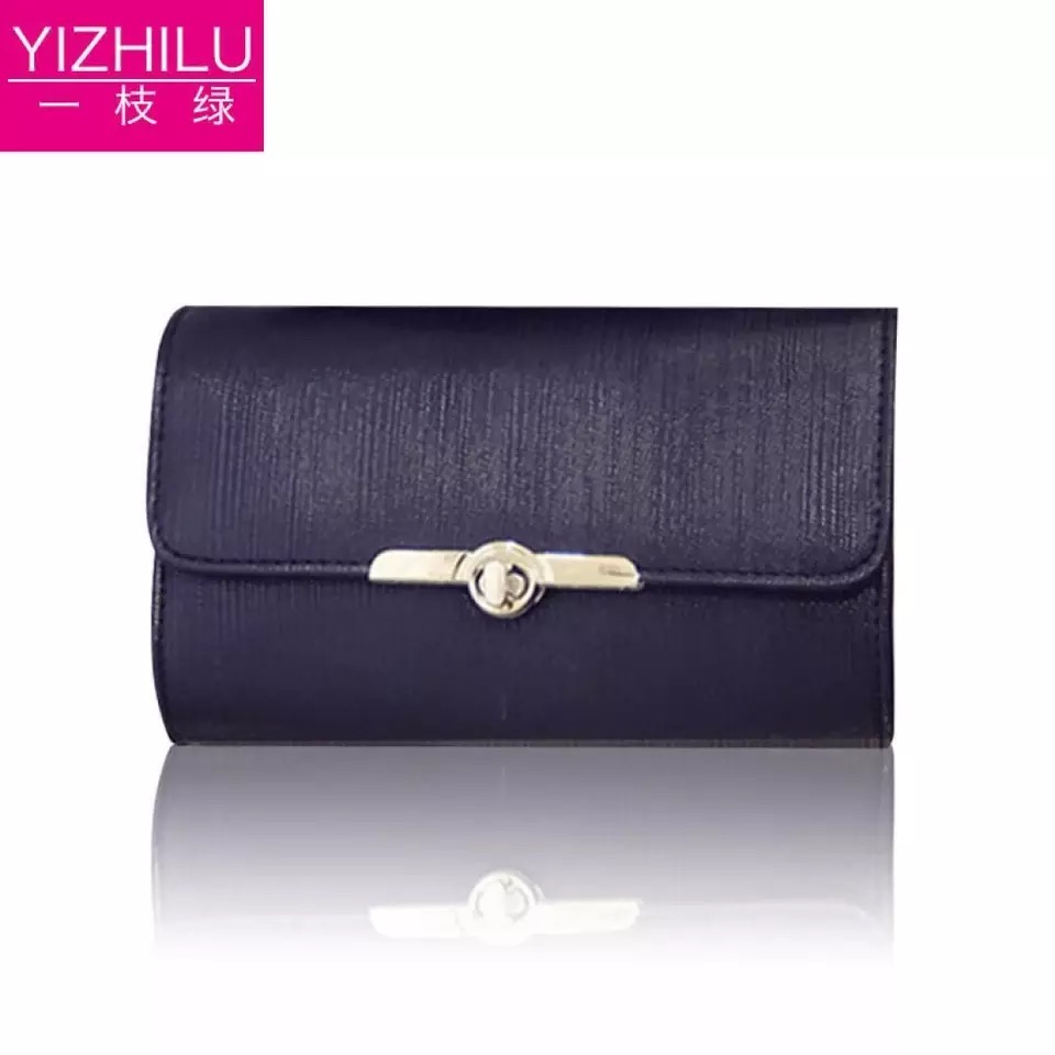 กระเป๋าสตางค์ กระเป๋าคลัชมือ กระเป๋าสะพายข้าง สีดำ เนื้อสวย เรียบหรู คุณหนูมากๆคะ size :ยาว19*สูง12*หนา 6cm