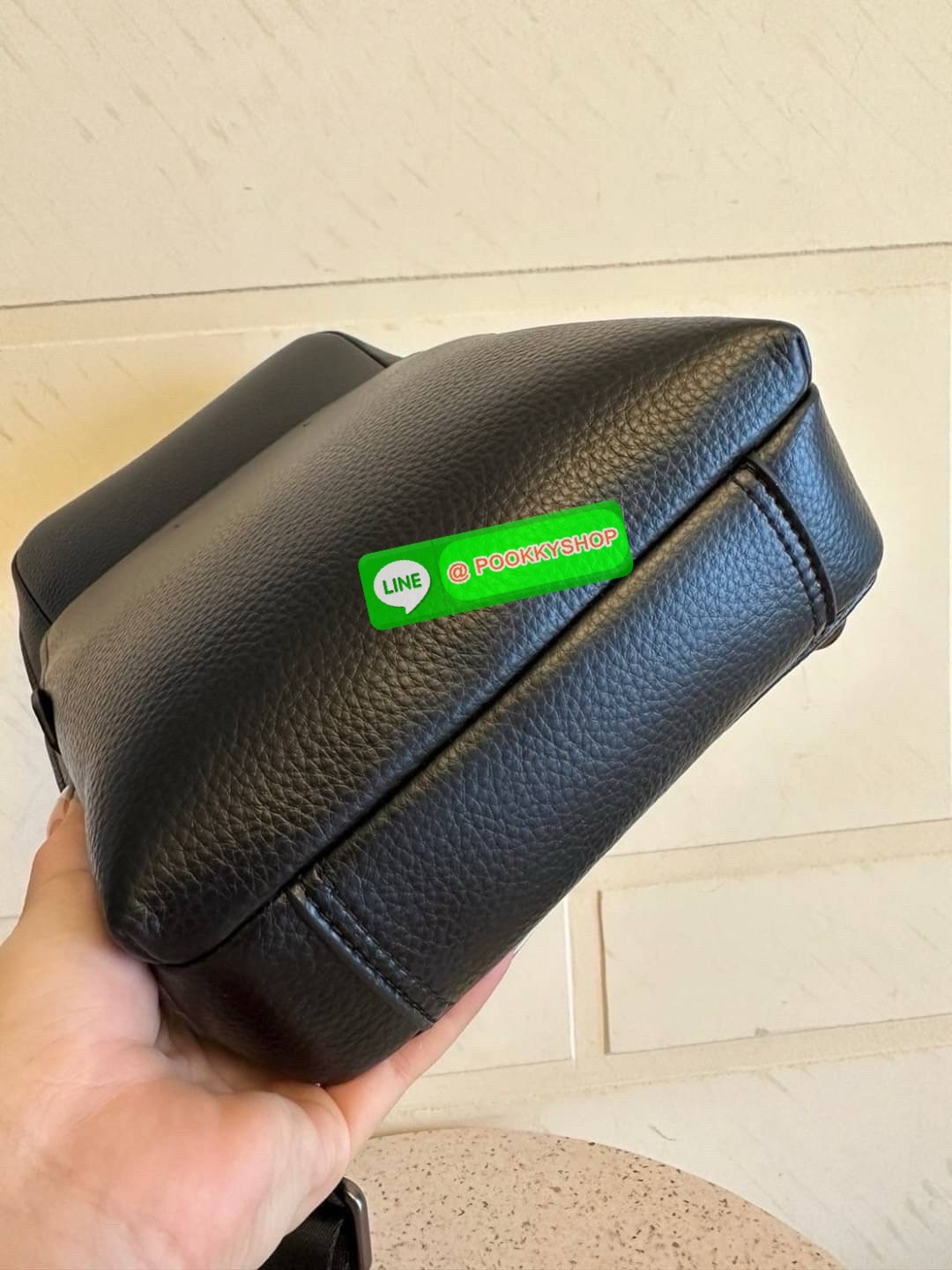 Coach C5331 Signature Gotham Pack กระเป๋า Sling Bag หนังเรียบหรู ใส่ได้ทุกวัน เท่แต่สุภาพในใบเดียว