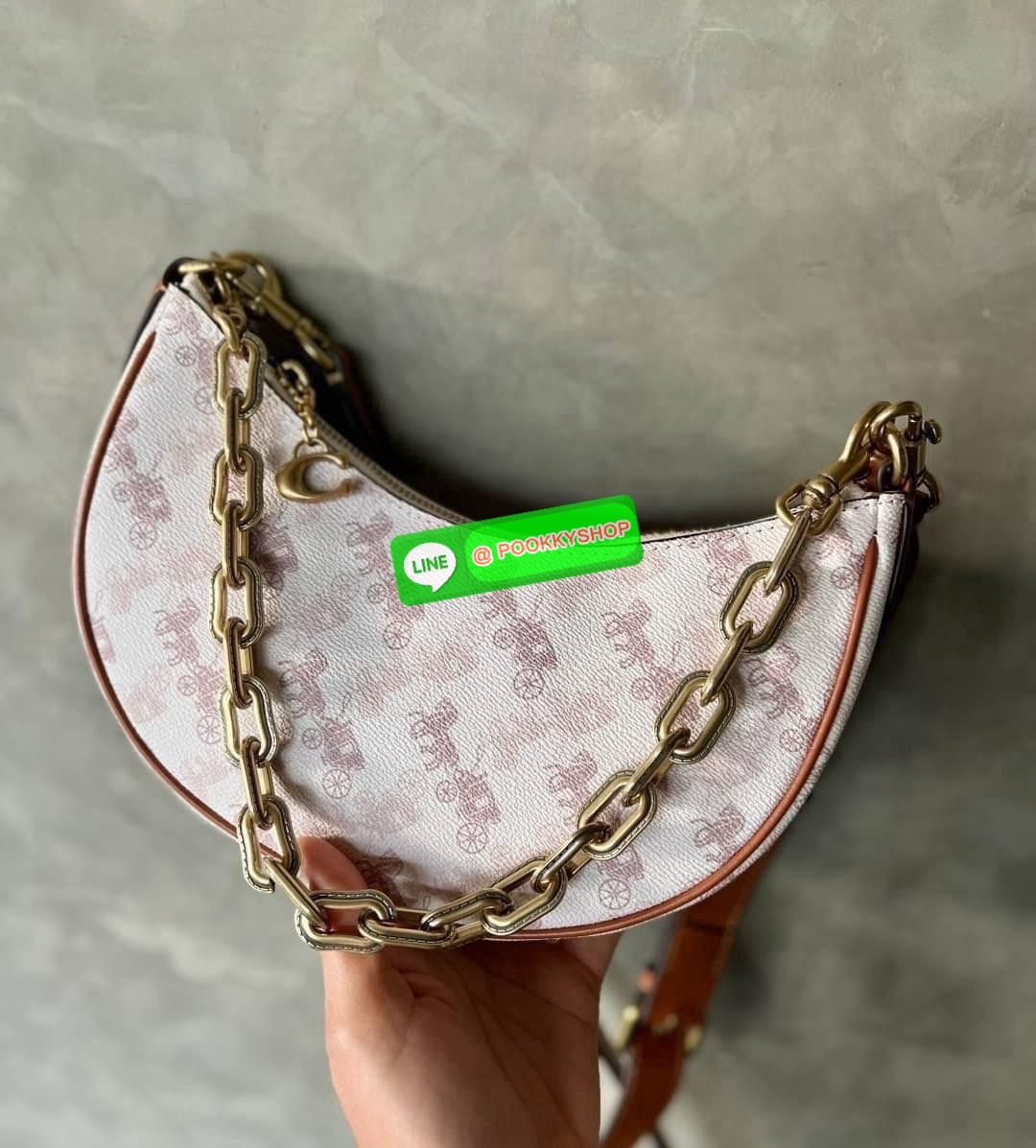 COACH MIRA SHOULDER BAG((CM582//583)) 💌เอาอะไรมาไม่คุ้ม ใบเดียวเอาอยู่ตลอดวันไม่ว่าจะตอนกลางวันหรือใช้ไปปาตีร์กลางคืน! หนังแท้อย่างดี นิ่มสวยคลาสสิคมากๆ