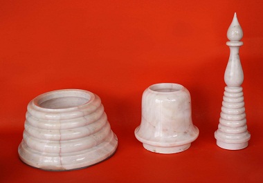 เจดีย์บรรจุอัฐฐิ 2 ห้อง ขนาดสูง 38 เซนติเมตร กว้าง 15 เซนติเมตร