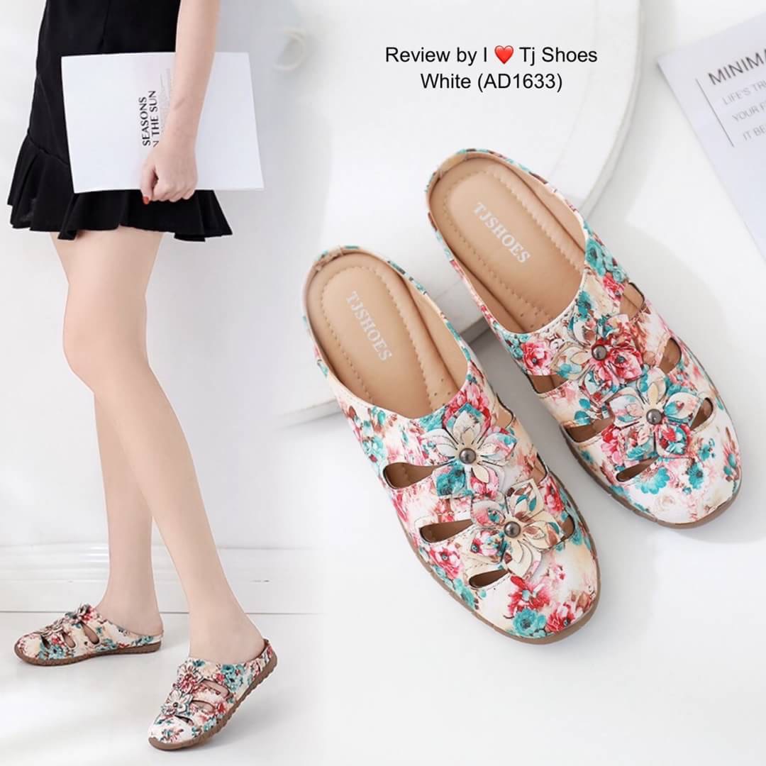 พร้อมส่งรองเท้าเพื่อสุขภาพ ที่ทั่งเกร๋ทั้งน่ารักสุดๆ รองเท้ารุ่นนี้เป็นงานสั่งทำพิเศษ ผ้าลายเกร๋ๆ สวมใส่ง่าย จับแมทกับชุดอะไรก็เกร๋ ทรงสวย พื้นบุนิ่มแถมมีรูระบายอากาศใส่แล้วเท้าไม่อับ ใส่นุ่มเดินสบายมากๆ ส้นยางอย่างดี เป็นรุ่นแนะนำ ซื้อไปรับรองไม่ผิดหวัง