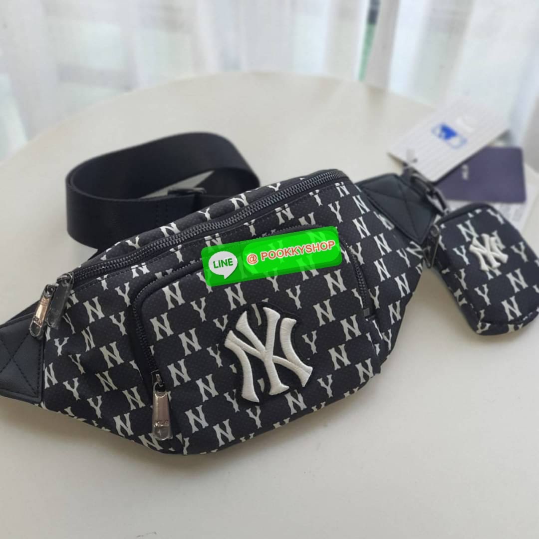 New collection!!! MLB MONOGRAM HIP SACK NEW YORK YANKEES กระเป๋าทรงคาดอก คาดเอว สะพายไหล่ จากแบรนด์ดัง MLB เป็นรุ่นยอดฮิต อีกคอลเลคชั่นที่ขายดี วัสดุ ผ้า NYLON กันน้ำ ด้านหน้าปักโลโก้แบรนด์ อะไหล่แบรนด์ ด้านใน มีช่องซิปแยก 1 ช่อง และ ช่องหลักใหญ่ 1 ช่อง ม