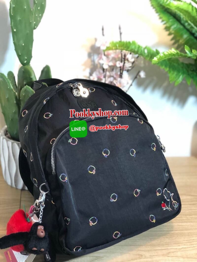 Kipling Disney's Backpack collection สุดน่ารักจากแบรนด์ kipling ขนาดกำลังน่ารักพอเหมาะสำหรับใส่ของระหว่างวัน และช่องจัดเก็บอีกหลากหลายรูปแบบ ดีไซน์สวยนับเป็นอีกหนึ่งกระเป๋าเป้ที่พร้อมให้คุณได้สะพายออกไปข้างนอกได้ทุกวันอย่างมั่นใจ เพราะแมทช์เข้ากับทุก
