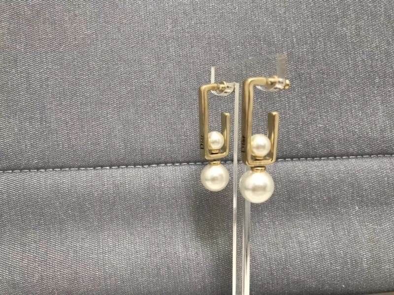 Super Hi-End Quality !!!! ((งาน 1:1 เหมือนในช็อปมากที่สุดในท้องตลาด)) Christian Dior Earring ต่างหูดิอองาน 1:1 เหมือนของแท้เป๊ะๆค่ะ รับรองงานสวยมากกกกก ดูหรู ดูผู้ดีสุดๆ งานดี เพชรคุณภาพดีมากๆมากๆคะรับประกันความพอใจเลยค่ะ ตัวเรือนสีทอง งาน laser stamp เหม