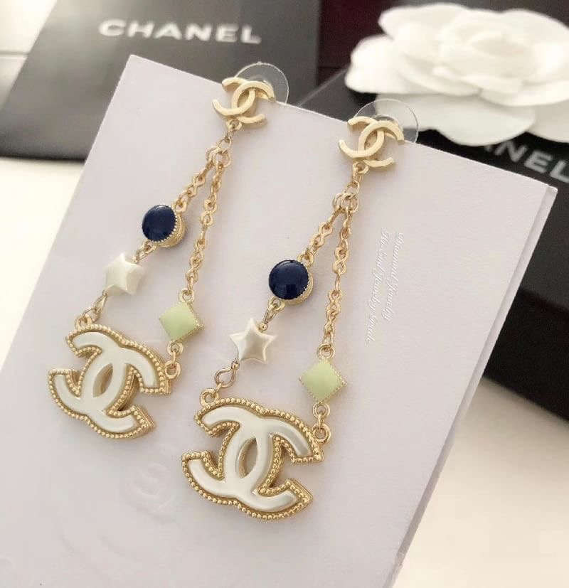 Super Hi-End Quality !!!! ((งาน 1:1 เหมือนในช็อปมากที่สุดในท้องตลาด)) Chanel Earring ต่างหูชาแนลงาน 1:1 เหมือนของแท้เป๊ะๆค่ะ รับรองงานสวยมากกกกก ดูหรู ดูผู้ดีสุดๆ งานดี งานคุณภาพดีมากๆมากๆคะรับประกันความพอใจเลยค่ะ ตัวเรือนสีทองเฉดอ่อน ไฮโซมากค่ะ คอนเฟิม !