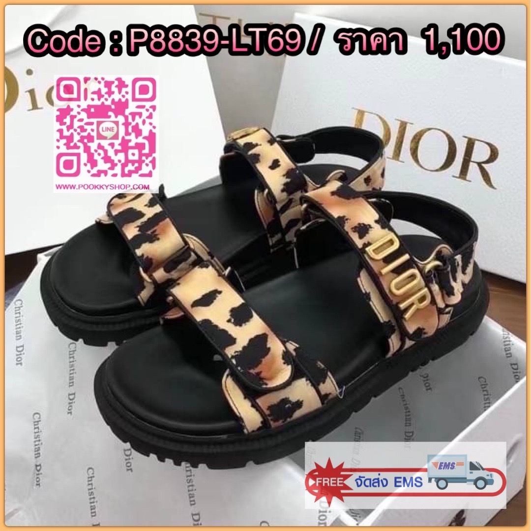 พร้อมส่งรอบ2 รองเท้า DIORACT SANDALรุ่นนี้ใหม่ลายสุดเป็นลายเสือสวยเกร๋มาก ทรงนี้ใส่สบายทุกคนต้องมี ตัวพื้นรองเท้าเป็นสีดำ ตัวสายเป็นลายเสือ ด้านหน้ามีโลโก้Dior สีทอง สวยมากงานปั๊มโลโก้ทุกจุด พลาดแล้วจะเสียใจนะ