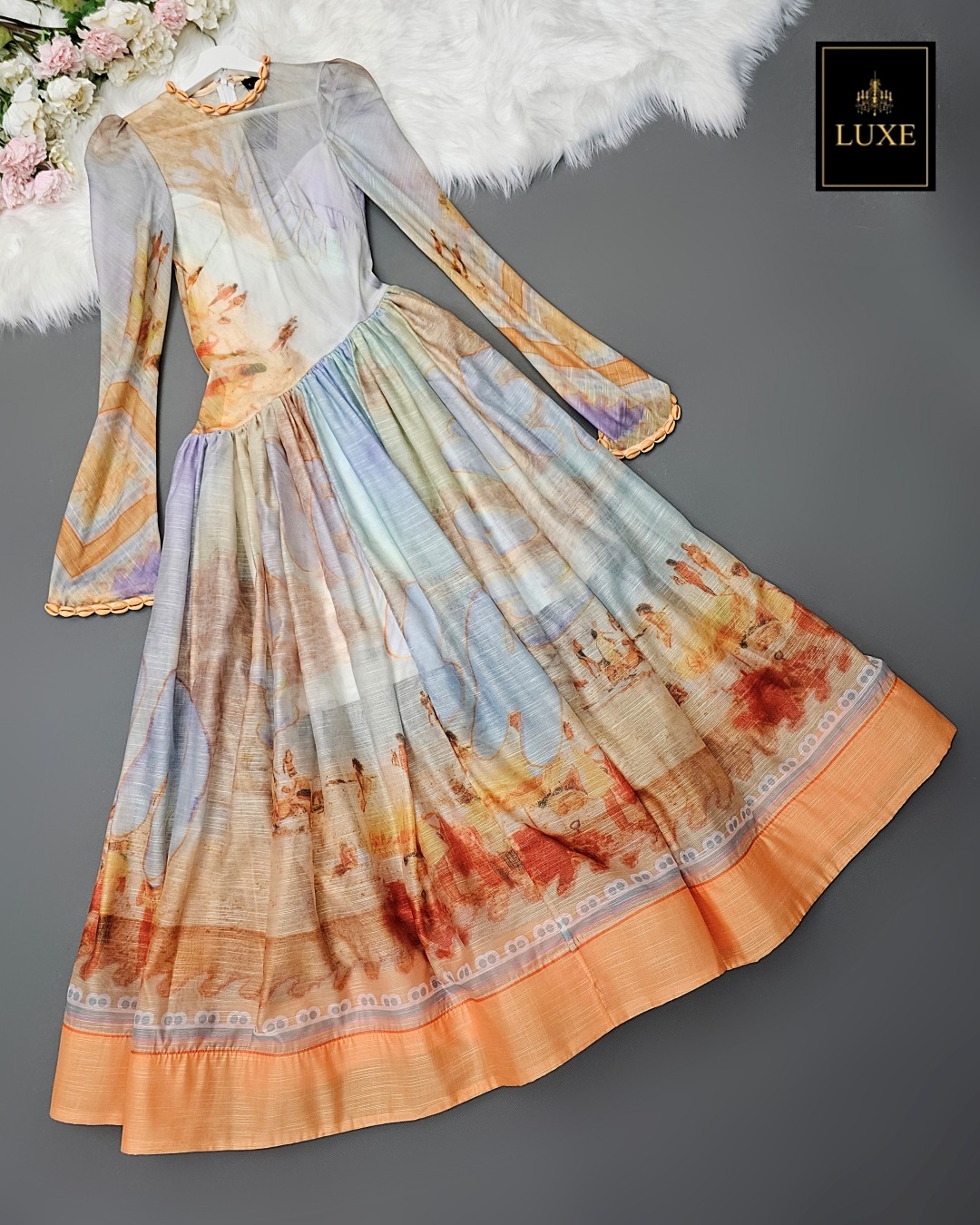 เดรสแฟชั่น เดรสเสื้อคอกลมแขนยาว ดีเทลปักด้วยเปลือกหอยที่คอเสื้อและปลายแขน