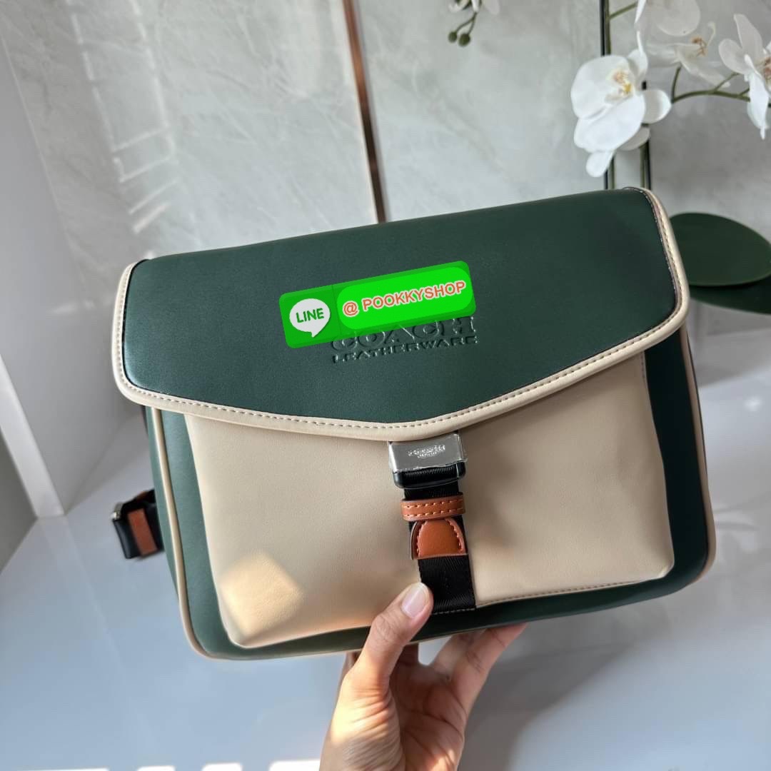 COACH CHARTER MESSENGER IN COLORBLOCK (CH755) กระเป๋าสะพายข้างผู้ชายคอลเลคชั่นใหม่ วัสดุหนังแท้ทั้งใบ เปิดปิดกระเป๋าแบบตัวกดล็อค ด้านในมีช่องหลัก 2 ช่อง ด้านหลังมีช่องซิป 1 ช่อง สายสะพายปรับระดับได้ รุ่นนี้สะพายไปเที่ยวหรือสะพายไปทำงาน ดูดีมากค่ะ