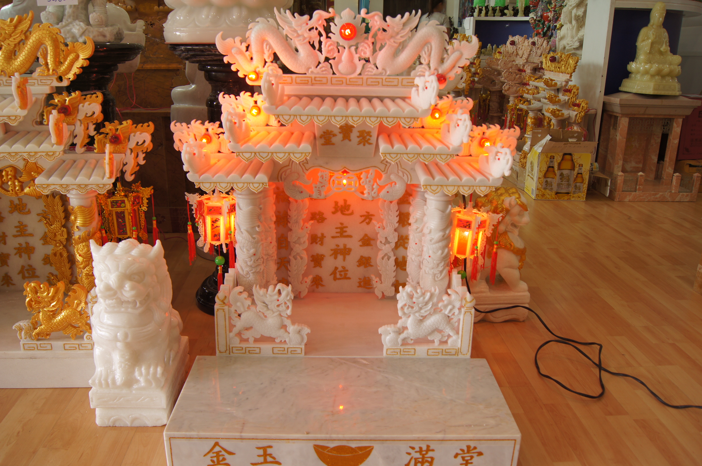 ศาลเจ้าที่ขนาด 27 นิ้ว 888 ( หินหยกขาว )