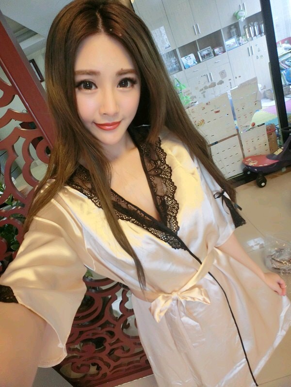 Set ชุดนอน เซ็ทชุดคลุมนอน+ สายเดี่ยวสีแชมเปญ แต่งลูกไม้ดำ