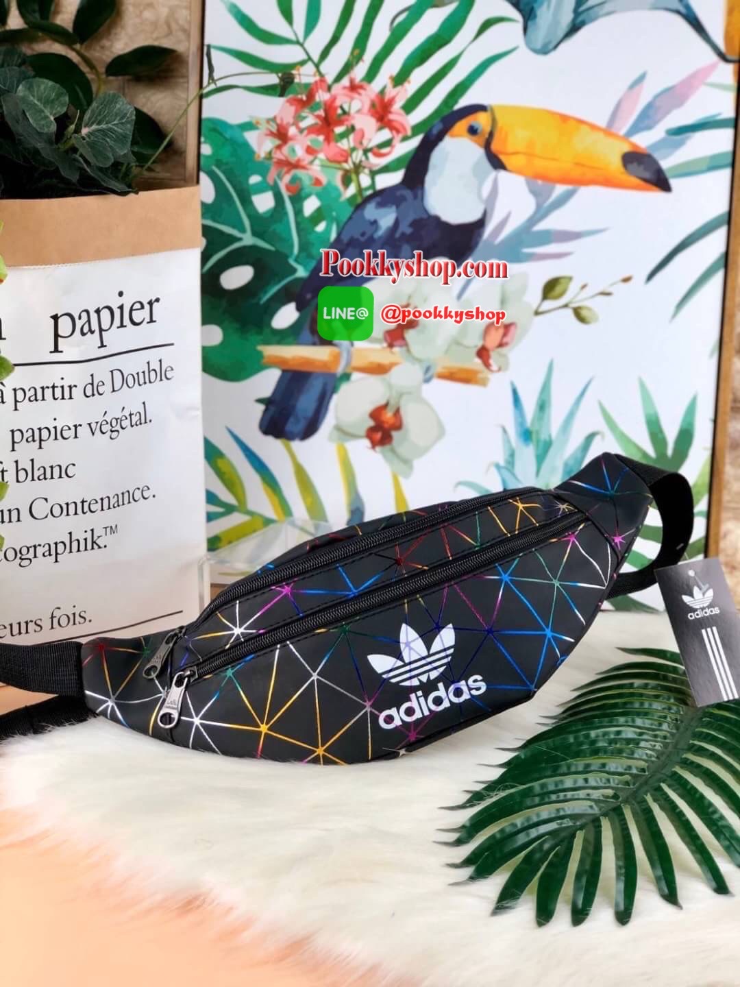 New arrival! Adidas belt bag รุ่นใหม่พร้อมส่งที่ไทยกับกระเป๋าคาดอก/คาดเอว วัสดุpuน้ำหนักเบา ที่ตัวกระเป๋าแต่งtexture สวยงาม ด้านหน้าสกรีนโลโก้แบรนด์มีช่องด้านหน้า ใส่ iPhone plus ได้รวมถึงเหรียญ/บัตรที่ใช้บ่อย และช่องใหญ่จุได้เยอะ ใส่กระเป๋าเงินใบยาวได้ ร