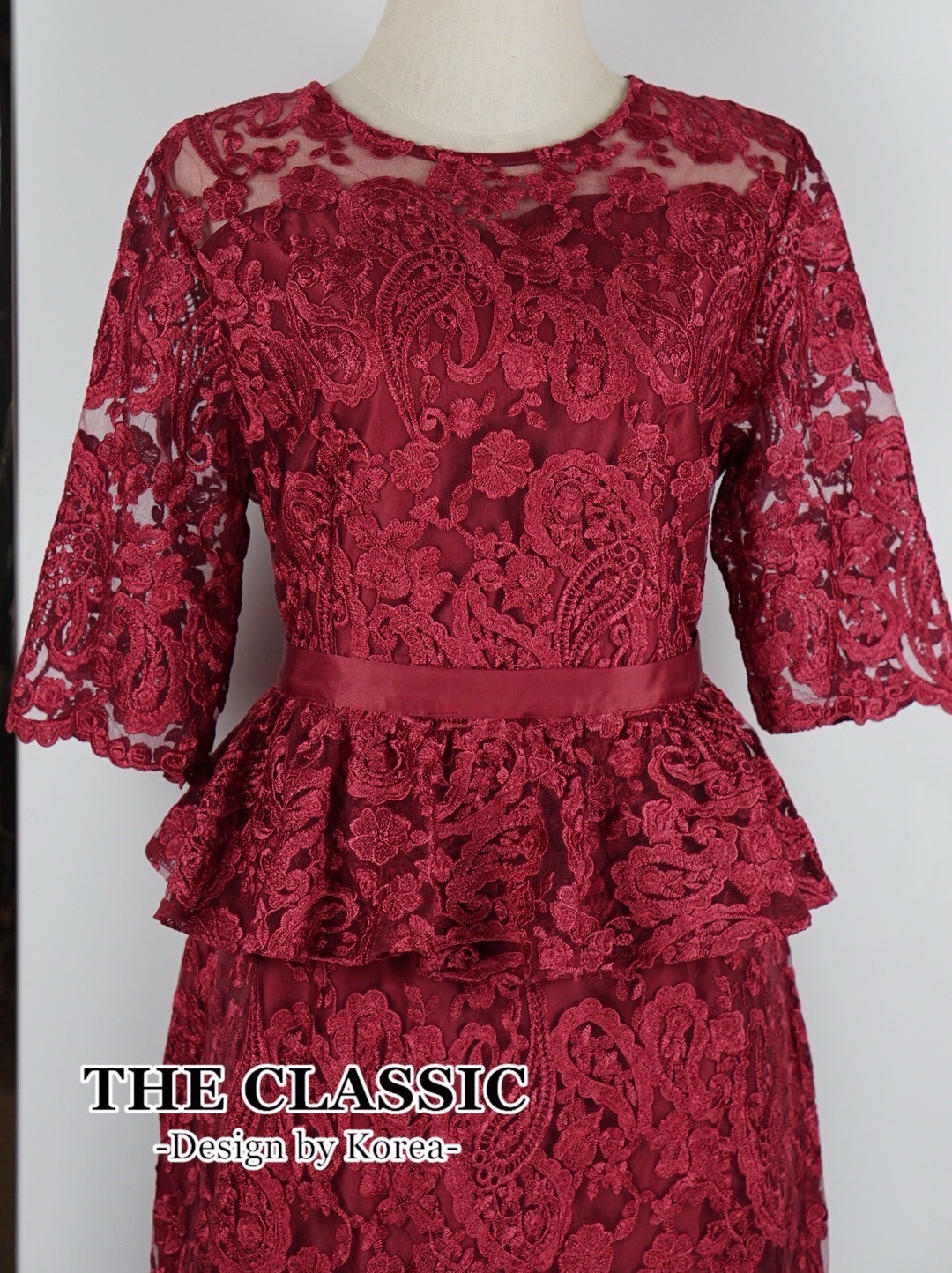 เดรสแฟชั่น เดรสลูกไม้เอวระบาย ใช่ผ้าลูกไม้งานปักลายด้วยไหมเนื้อเงา