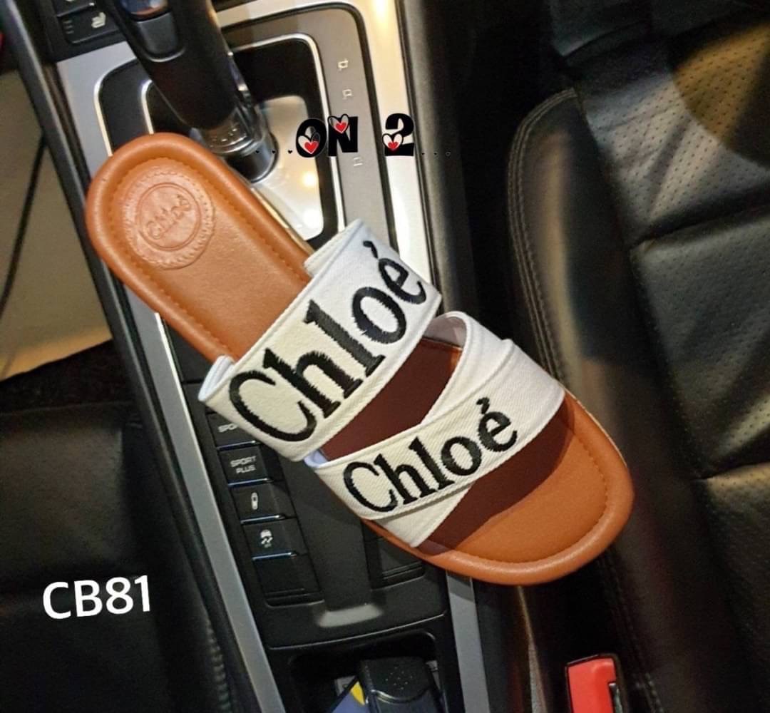 รองเท้าแตะChloé รุ่น Woody LOGO SLIDE SANDALรอบนี้งานเป็นส้นหนาสูง: 1.5" งานจริงใส่สวยมากค่ะ งานปังไม่ไหว งานสวม พื้นปั้ม ผ้านิ่ม ตราโลโก้ สวยมากกกก ก.ล้านตัว