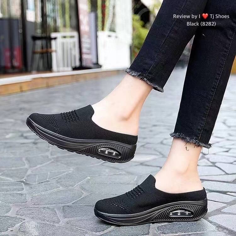 พร้อมส่งรองเท้าผ้าใบเพื่อสุขภาพนำเข้า - ผ้ารุ่นนี้ใส่นิ่มดีมาก น้ำหนักเบา สวมใส่ง่าย - รูระบายอากาศได้ดี ทำให้ไม่อับชื้น - ส้นรองเท้ามีความอ่อนนุ่มและเหนียว เกาะพื้นได้ดี ช่วยกันลื่นดีมาก - รุ่นนี้ ช่วยลดแรงกระแทกเวลาเดินได้ดี ทำให้ใส่บายเท้าขึ้น ใส่นิ่มเ