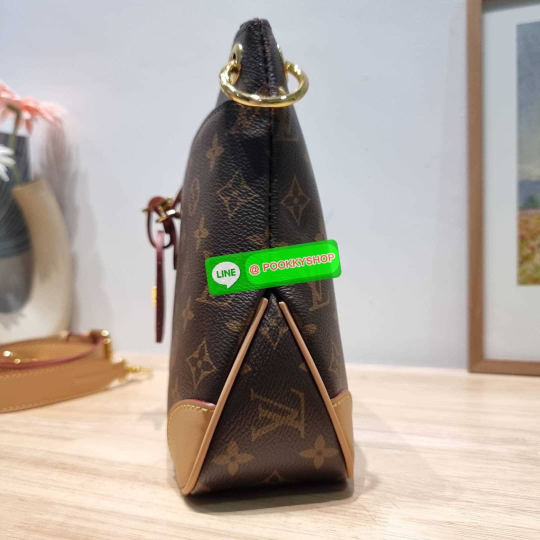 🔆 Model LV odeon bag 🔆 Details ฮอตที่สุด กับกระเป๋าสะพายดีไซน์คลาสสิค ขนาดกำลังดี ทำให้ใช้งานได้สะดวก ปากกระเป๋ามีซิปเปิดปิด ด้านหน้ามีช่องใส่ของได้ ภายในโล่งกว้าง ใส่ได้ทั้งกระเป๋าสตางค์ใบยาว มือถือ ของจำเป็นต่างๆ มาพร้อมสายสะพาย ปรับได้ต