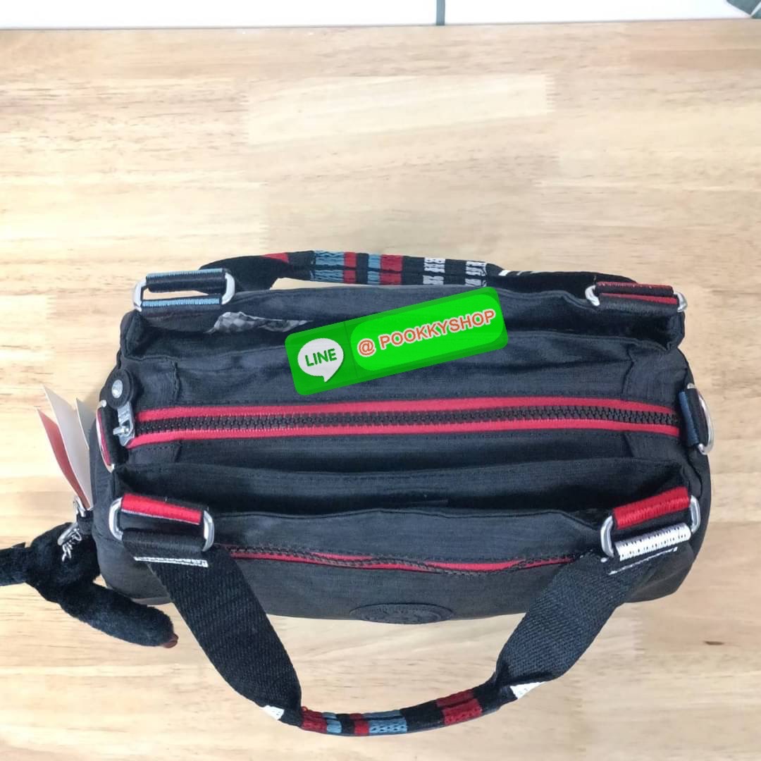KIPLING ELISE HANDBAG กระเป๋าถือและสะพายไหล่ วัสดุ Nylon +Polyester ขนาดกำลังพอดี จุของได้มาก มีหูจับสองสาย ถือสะดวก น้ำหนักเบา มีช่องซิป ด้านหน้า ช่อง กระเป๋าหลักเปิด-ปิดด้วยซิป มี3 ช่องว่างใส่ของได้จุมากๆ ใส่มือถือได้ กระเป๋าสตางค์ใบยาว และ เครื่องสำอาง