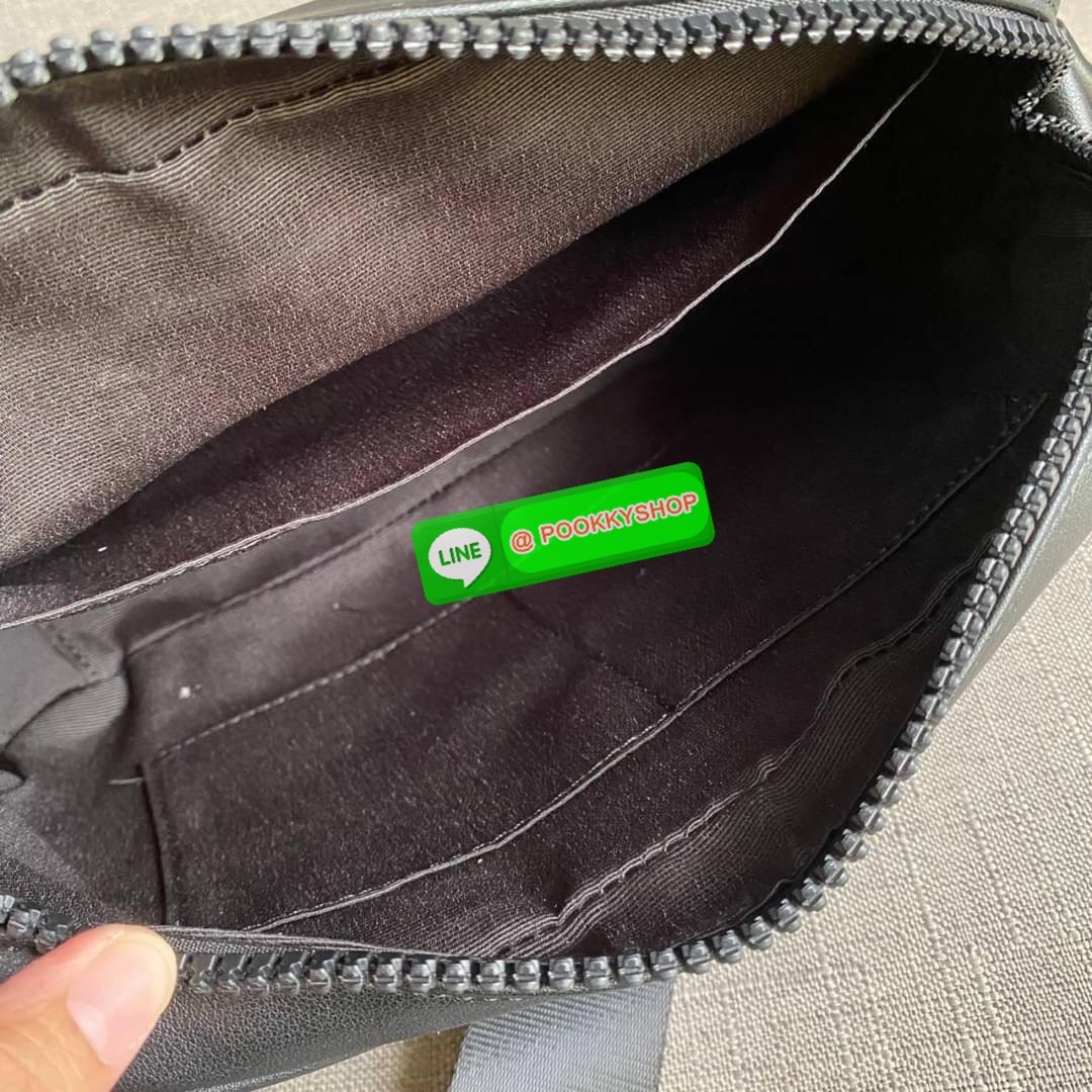 COACH TRACK CROSSBODY IN COLORBLOCK SIGNATURE CANVAS WITH COACH PATCH (C6657) 🛍🛍กระเป๋าสะพายทรงแมสเซ็นเจอร์ ทรงสวยรุ่นที่ต้องมีติดตัวคะหนุ่มๆ จุของได้เยอะมากแบ่งเป็นสัดเป็นส่วน วัสดุหนังแคนวาสสลับหนังแท้ กระเป๋ามีตัว ล็อค มีซิปด้านใน ด้านห