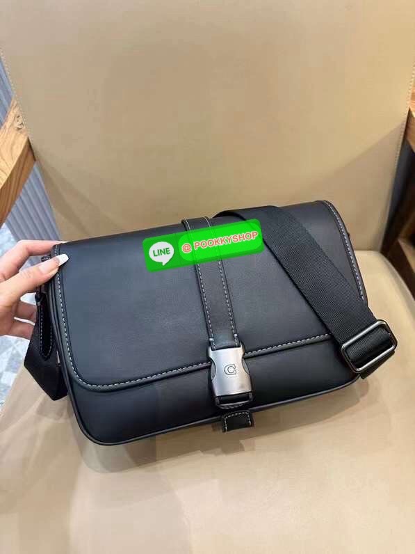 Coach League Messenger Bag PRODUCT DETAILS Smooth leather Inside multifunction pockets Speedclip closure, fabric lining Outside open pocket