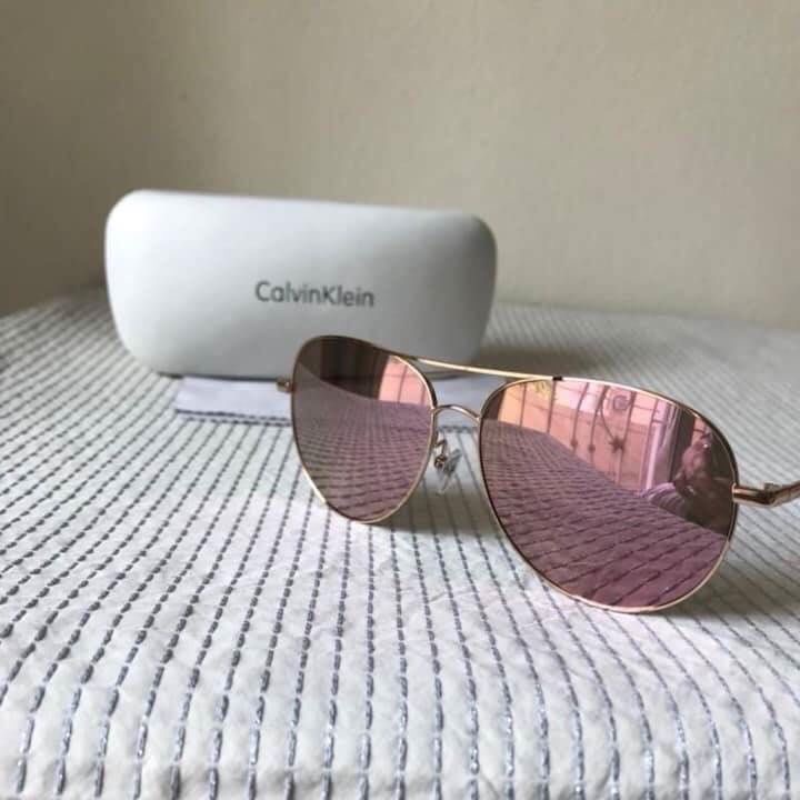 Calvin Klein CK2155S รุ่นนี้สวยมากๆรุ่นนี้พลาดไม่ได้ อุปกรณ์ครบ พร้อมกล่องผ้าเช็ดแว่น กันแดดกันยูวี 100%