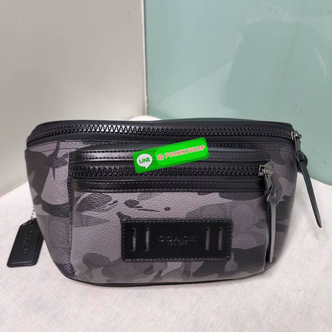 กระเป๋า คาดอก/คาดเอว COACH TERRAIN BELT BAG IN SIGNATURE CANVAS WITH CAMO PRINT (COACH F89034) เป๋าคาดเข็มขัด ผ้าใบเคลือบซิกเนเจอร์และหนังลูกวัวอย่างดี ภายในกระเป๋ามัลติฟังก์ชั่น ปิดด้วยซิป ซับในผ้า กระเป๋าซิปด้านนอก สายปรับได้สำหรับสวมใส่ที่เอว
