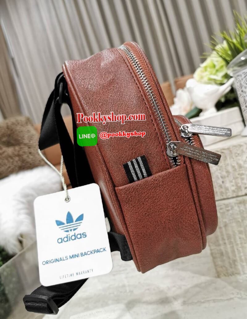 Don’t Miss! NEW ARRIVAL! ADIDAS MINI BACKPACK กระเป๋าเป้สไตล์ Sport ขนาดมินิ กำลังน่ารัก น้ำหนักเบา หนังสวยอยู่ทรงด้านหน้ามีโล้โก้และช่องซิป เปิดปิดด้วยซิปสะดวกใช้ หัวซิปแบรนด์ ภายในมีโลโก้และช่องใส่ของ มีหูจับถนัดมือ สายสะพายเลื่อนปรับระดับได้ ไอเท็มใหม่
