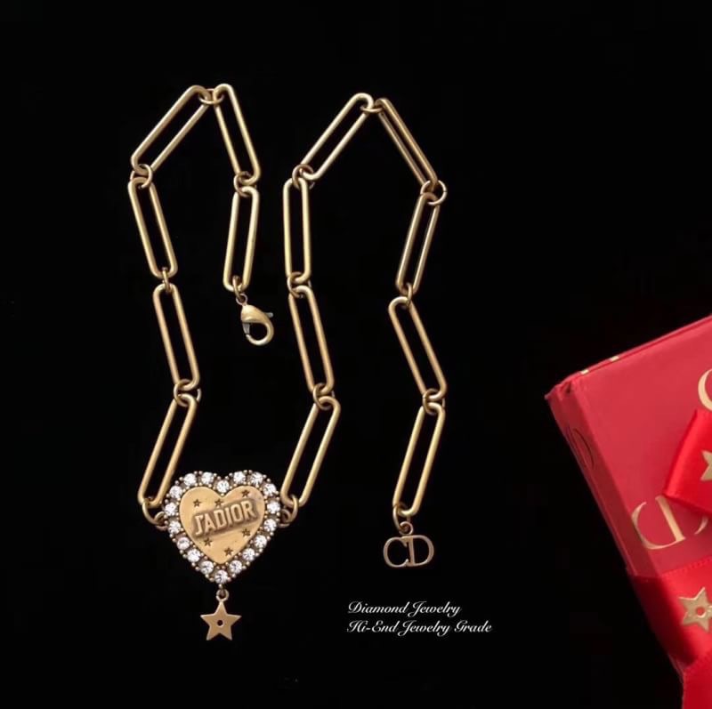 Super Hi-End Quality !!!! ((งาน 1:1 เกรดดีที่สุดในท้องตลาดค่ะ)) L’Amour Avenir Choker โช็คเกอร์ดิออ งาน 1:1 เหมือนแท้ที่สุด เหมือนทุกจุดค่ะ ตัวเรือนสีทองแอนทีค งานเพชร CZ แท้งานอย่างดี อะไหล่สีทองคลาสสิค สวยวิ้งมากๆเลยคะ สั่งผลิตจากต้นแบบแท้ ดาราเซเลปใส่ก