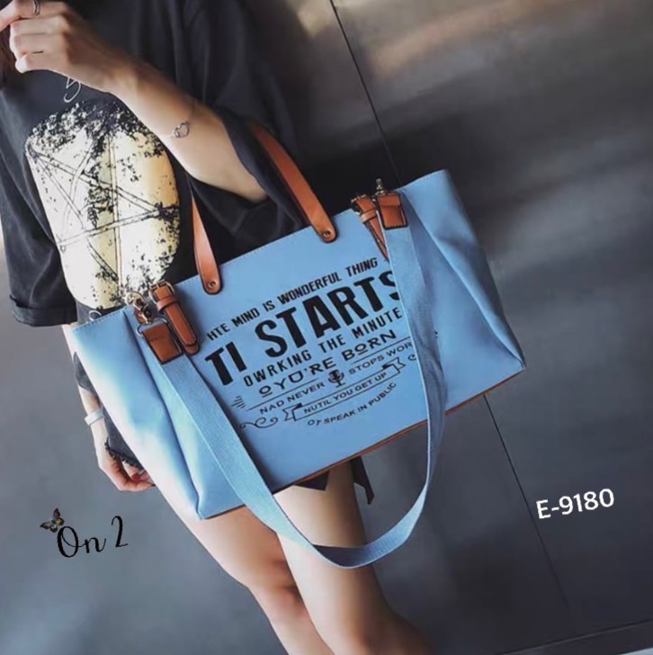 กระเป๋าสะพาย Shopping มาใหม่ หน้าพิมพ์ตัวอักษรภาษาอังกฤษ สายถือแต่งหนัง มาพร้อมสายสะพายยาว
