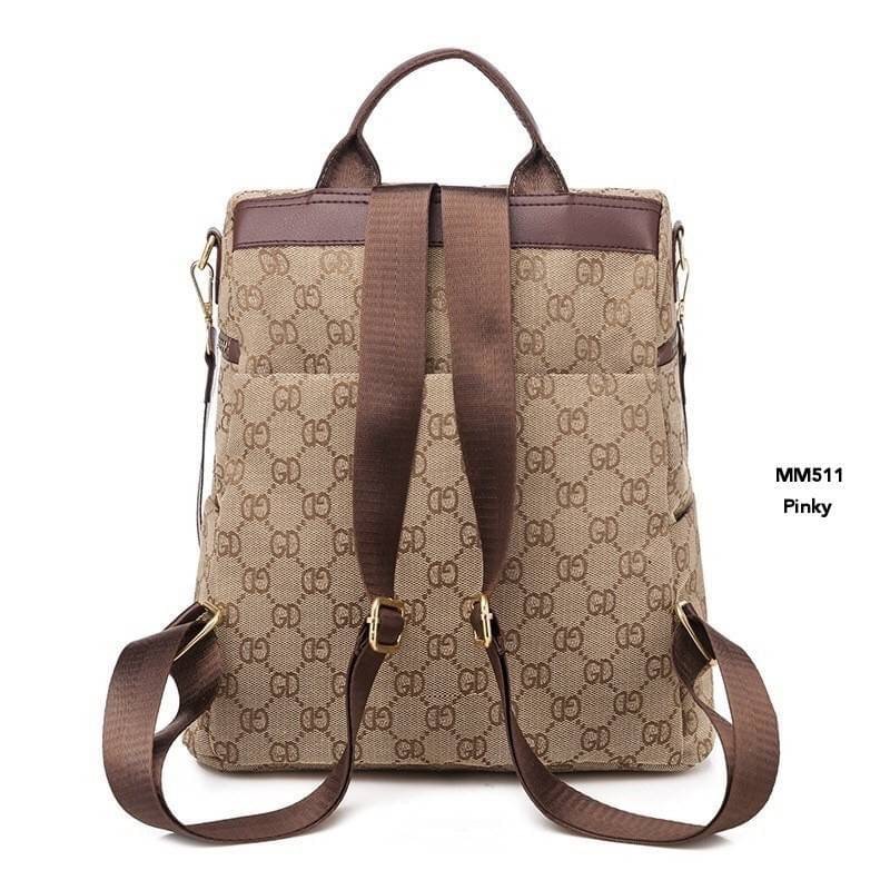 พร้อมส่ง เป้ GD 2 in 1 งานนำเข้า ขิดทอง สวยมาก ซิปหน้ากระเป๋าด้านหน้า ซิปข้างใช้งานได้ ใช้งานได้ทั้งเป้และสะพายข้าง มีสายสะพายข้างงานดีมาก ใบใหญ่ จุเยอะ