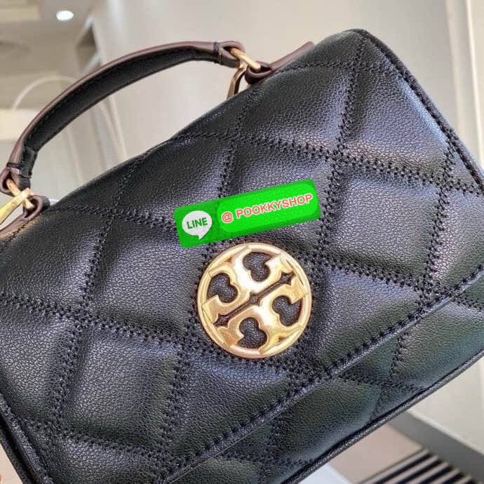 🖤 Tory Burch Willa Mini Top Handle Bag💚 • กระเป๋าหนังแท้เย็บลาย Diamond Quilt พร้อมโลโก้ Tory Burch สีทองกลางใบ • ทรง Mini Top Handle ถือได้ สะพายได้ สายโซ่ทองถอดได้ ปรับเป็น crossbody ได้สบาย