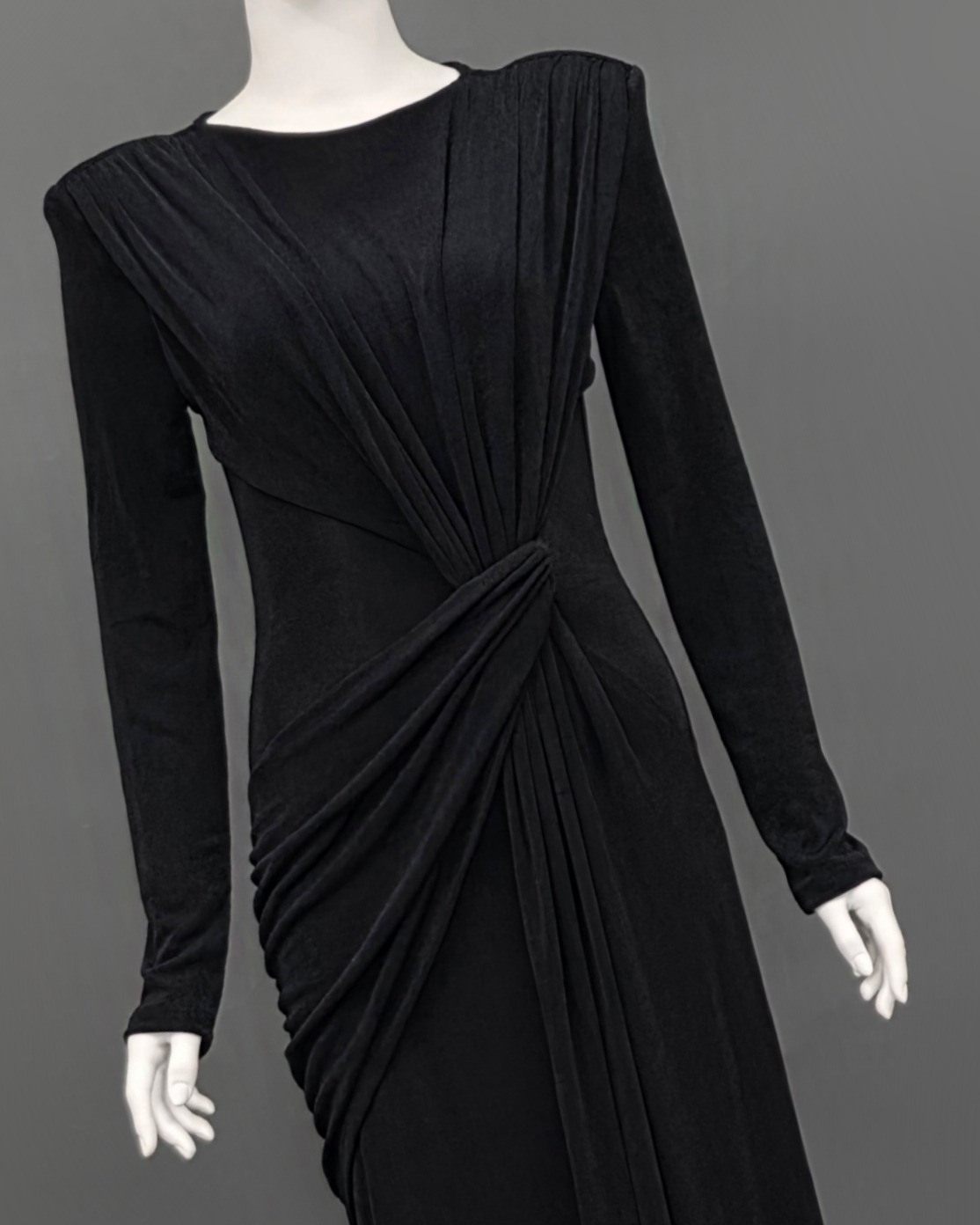 เดรสแฟชั่น แม็กซี่เดรสเสื้อคอกลมแขนยาว เสริมไหล่ กระโปรงยาวคลุมข้อเท้า