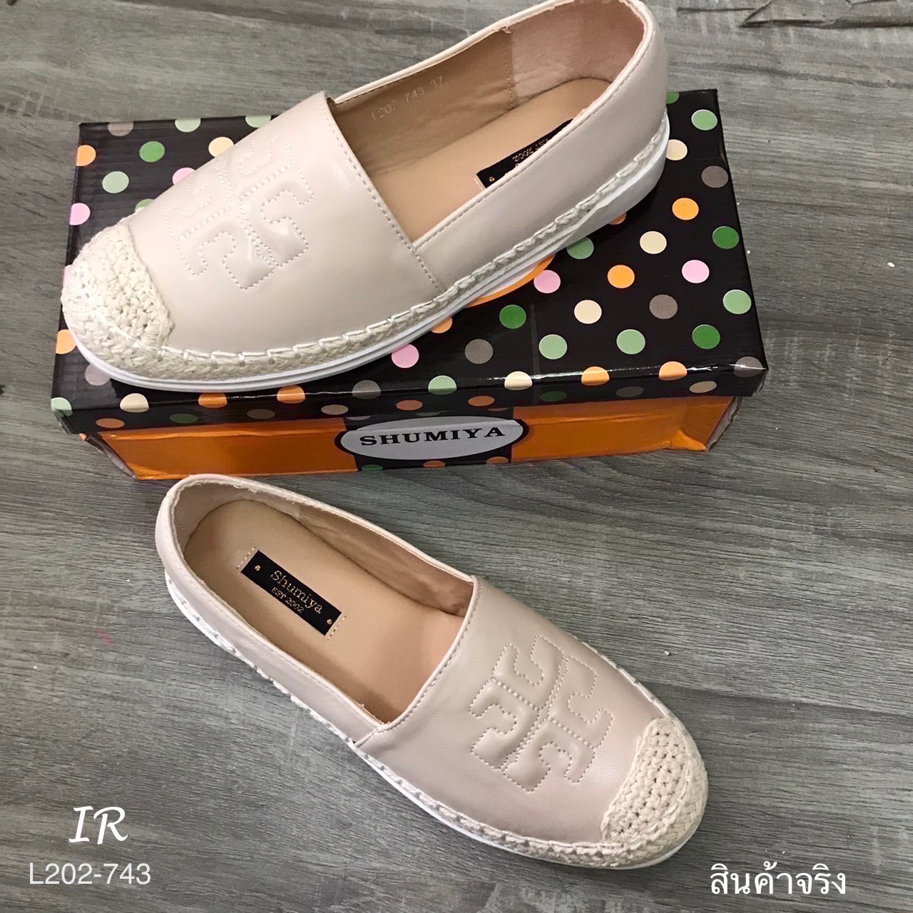 รีพีทแบบขายดี!! พร้อมส่ง รองเท้า slip on หนังPUนิ่มทรงสวยปั๊มลายนูน Tory พื้นนิ่ม ขอบปอแน่น พื้นหนา 2 เซน พร้อมกล่อง งานดีใส่สวยมาก