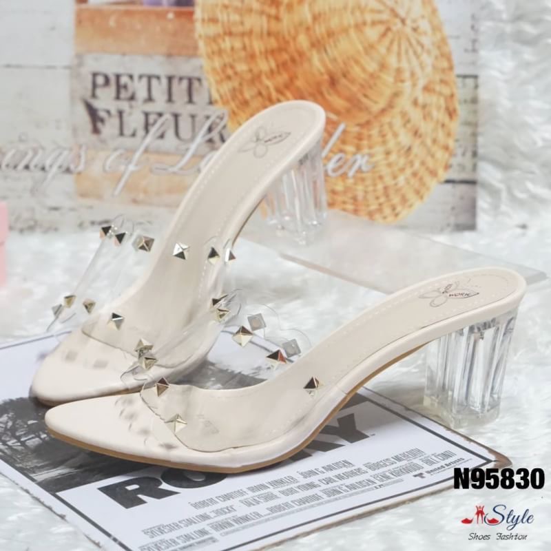 New & Best Seller!!.. พร้อมส่ง รองเท้าส้นแก้ว แบบสวมหน้าทำจากซิลิโคน ประดับด้วยหมุดสีทอง นิ่ม เบา ใส่ง่ายสบาย ไม่กัดเท้า ดีไซน์สวยงาม ดูหรูหรา ด้านหลังเป็นแบบเปลือยส้น ขายดีเว่อร์.. แมทซ์เข้าได้กับทุกชุด..งานสวย..ช้าหมด..อดนะคร๊าาา