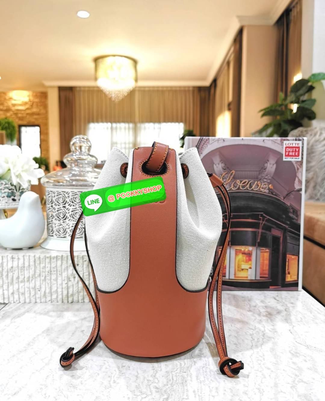 ✴️พร้อมส่งความสวย!✴️ NEW IN! LOEWE CROSSBODY BUCKET BAG GIFT WITH PURCHASE (GWP) กระเป๋าถือหรือสะพายพรีเมี่ยมกิ๊ฟ Limited Edition จาก LOEWE PERFUME DUTYFREE COUNTER วัสดุ Canvas & Leather calfskin ขนาดกำลังดี น้ำหนักเบา ภายในโล่งกว้างและจุ ส