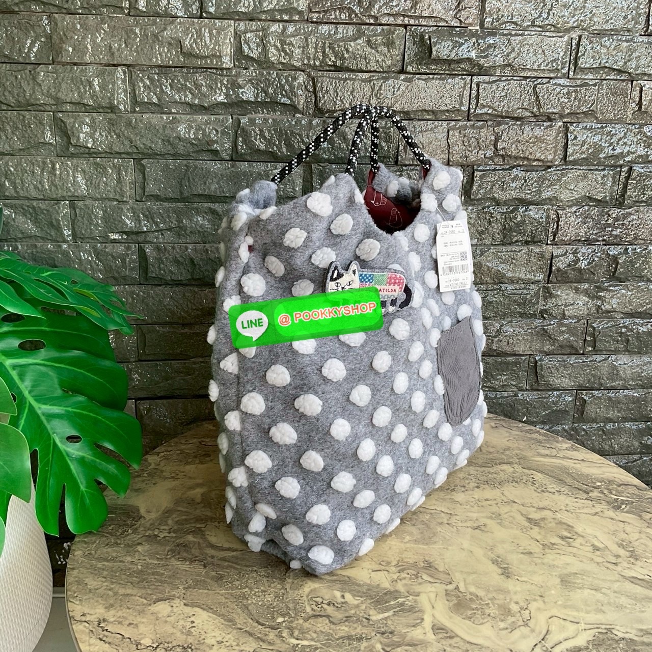 Japanese Kusuguru Woolen Polka Dot Cat Brooch Handbag Hand Bag Can Be Worn on One Shoulder Shopping Bag Work Clothing กระเป๋าถือลายจุดแมว Kusuguru ขนสัตว์ญี่ปุ่น ผิวสัมผัสจับนุ่มมือ 💕 แถมฟรีเข็มกลัดรูปแมว