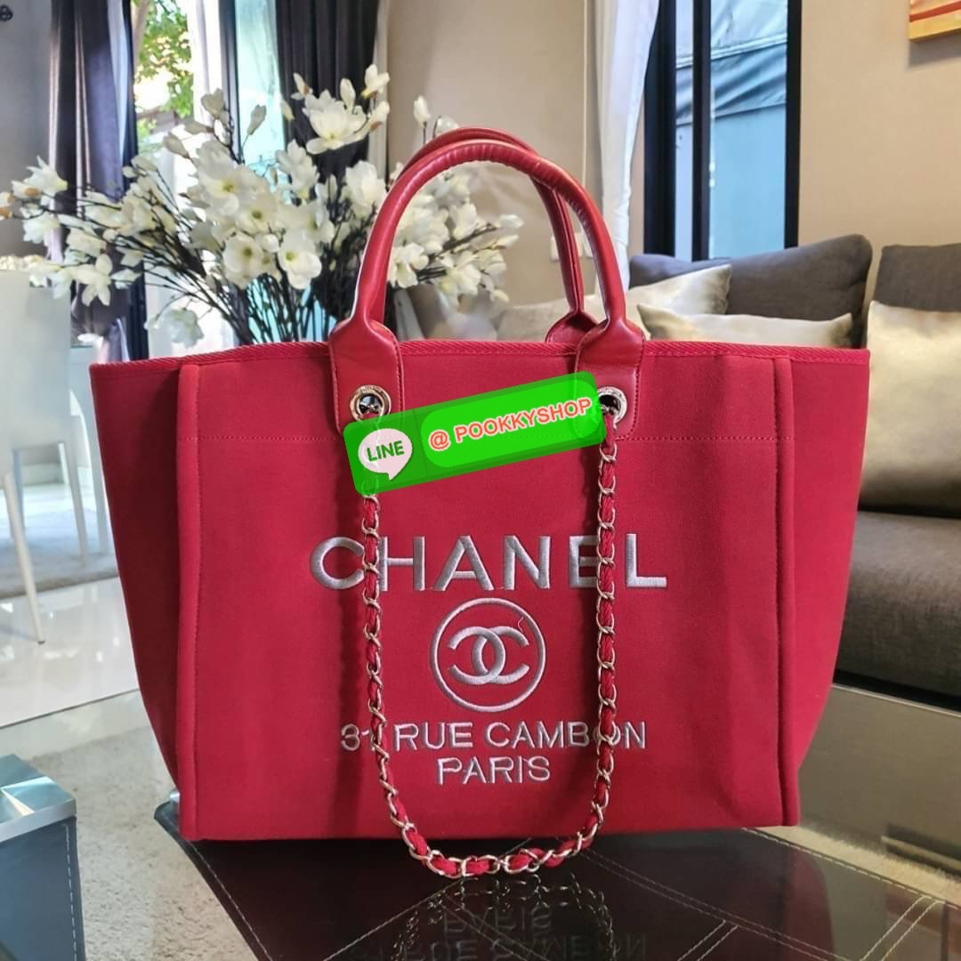 กลับมาพร้อมส่งอีกครั้ง!! รอบนี้มีมาให้เลือก8สี เลยค่ะ กับรุ่นที่สาวๆรอคอย CHANEL CANVAS TOTE BAG จากงานพรีเมี่ยม VIP GIFT รุ่นดังเลยค้า SIZE ใหญ่อลัง ตัวกระเป๋าเป็นผ้า CANVAS เนื้อดีสมราคา อะไหล่เงินปั้มแบรนด์แท้ทั้งใบ ด้านหน้าปัก logo แบรนด์สุดหรู จุของไ