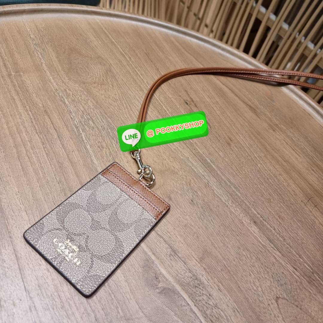 กระเป๋าใส่บัตรคล้องคอ Coach card holder ราคาพิเศษสุดๆ!!! ของหายาก!! ง่ายๆแบบไม่ธรรมดา!! คลาสสิคแต่มีดีเทลโดดเด่น!! กระเป๋าถนอมบัตร พร้อมสายคล้องคอ ดีไซน์ลวดลายสวย ดูดีทุกแบบ ใช้งานง่าย พกพาสะดวก จะใส่บัตรพนักงาน บัตรเครดิต บัตรปชช. ใบขับขี่ และบัตรอื่นๆที