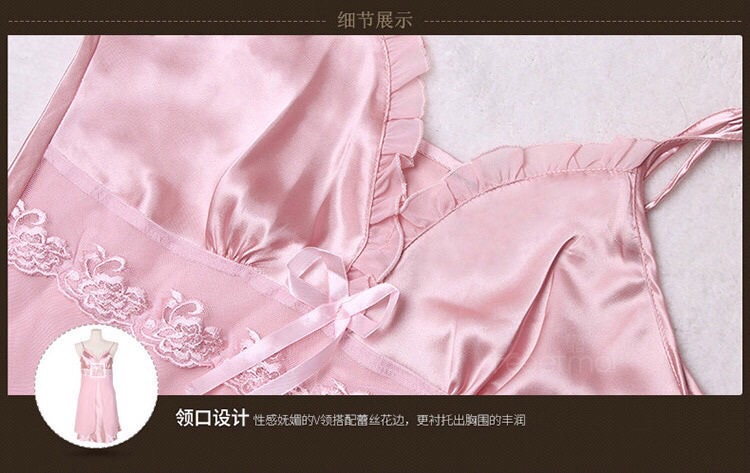 ชุดนอนสายเดี่ยว ชุดนอนซาติน หรูๆ สไตล์คุณหนู หวานๆ สีเบจชมพู แต่งผ้าซีทรูปักลูกไม้ช่วงต่อใต้อก และกระโปรง สองชั้น แบบน่ารัก หรูหรา มากค่ะ