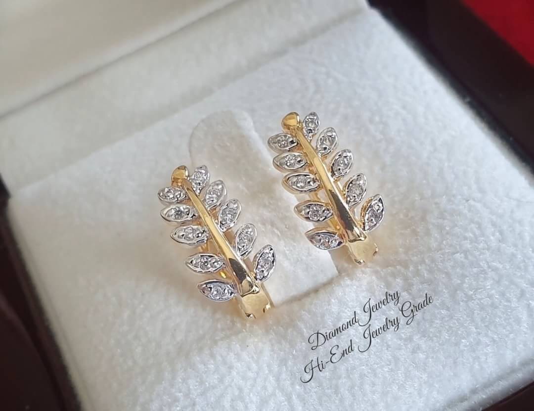 New Arrival !!!! ต่างหูเพชรสวิส งาน 5 ไมครอน ดีไซน์ใบมะกอก งานสวยน่ารักหวานๆเก๋ๆ เพชรสวยวิ้งทุกเม็ดไร้ที่ติด ขนาดกำลังดี ใส่ออกมาน่ารักม๊วกๆๆๆจ้าา ตัวเรือนสีทองงานชุบ 5 ไมครอนอย่างดี ไม่ลอกไม่ดำ