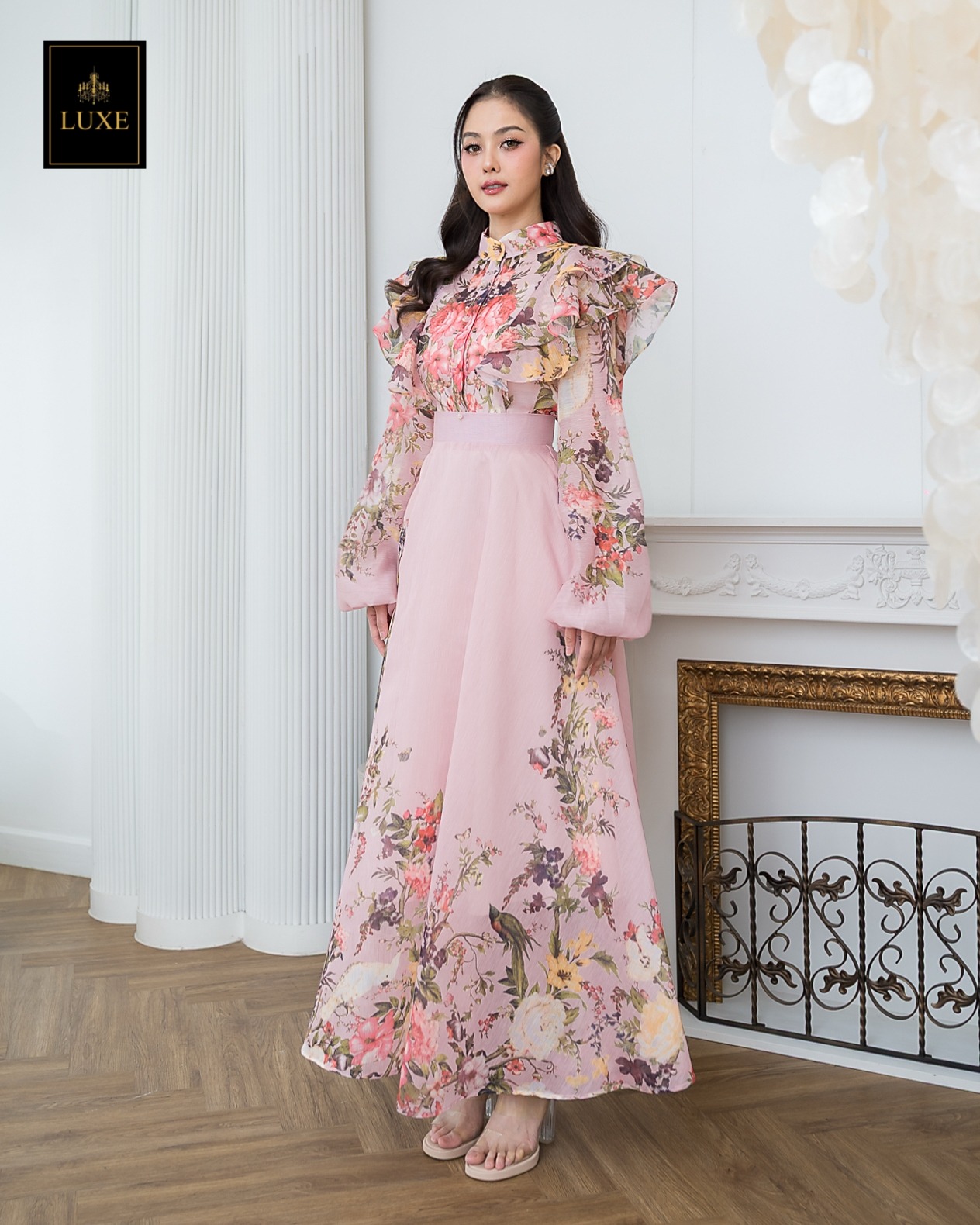 ชุดเซทแฟชั่น เซ็ตเสื้อคอกลมแขนยาว+กระโปรงยาว แต่งระบายตัวเสื้อหน้าและหลัง