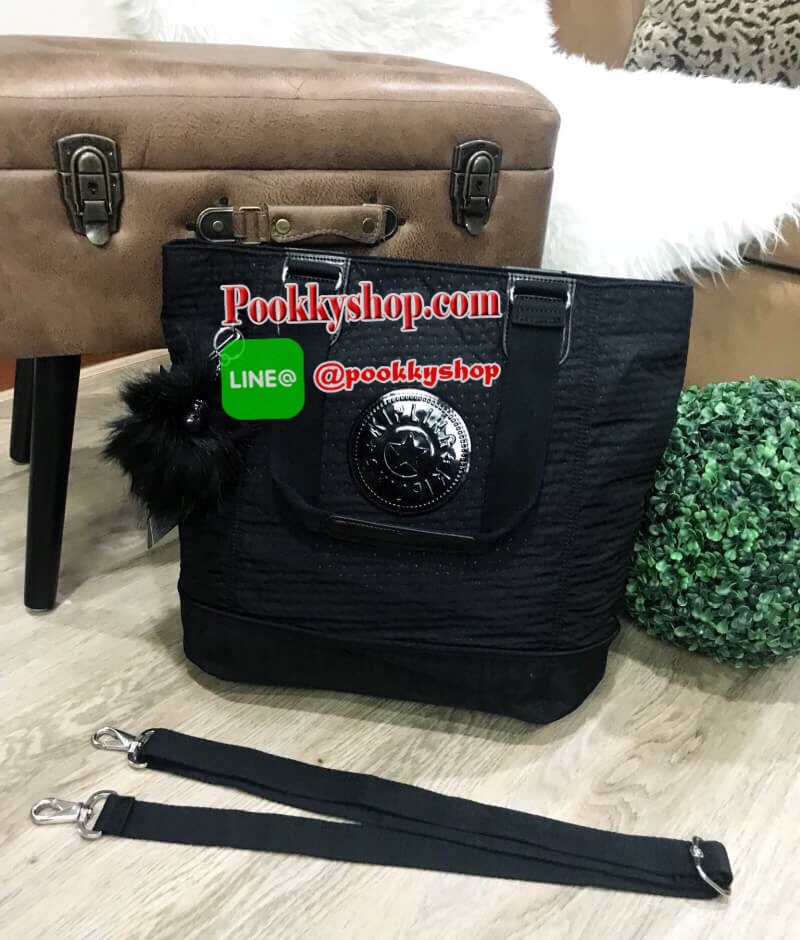 พร้อมส่งรุ่นหายาก! KIPLING SHOPPER BAG รุ่น Limited Rare items! สุดๆ วัสดุ Cotton+Polyester 100% ดีไซน์คลาสสิกมีลูกเล่นที่เทคเจอร์ตัวกระเป๋าสวยเป็นเอกลักษณ์เฉพาะของ Kipling หูหิ้วสะพายไหล่ได้ มือจับหูหิ้วเป็นหนังปั้มโลโก้ พวงกุญเเจลิงถอดเเยกใช้ได้ เปิดปิด