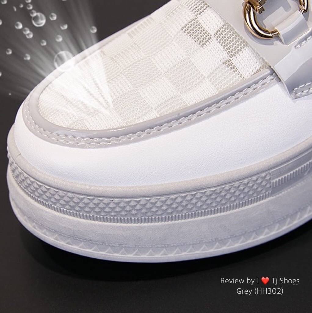 ที่สุดของความเกร๋ขายดีมากๆ ต้องยกให้คู่นี้จร้า!!! รองเท้าผ้าใบเพื่อสุขภาพ สุคคิ้วท์ สวมใส่ง่าย ทรงสวย พื้นยางอย่างดี รุ่นนี้ใส่แล้วเท้าไม่อับชื้นน่ะคะ จับแมทกับชุดอะไรก็เกร๋แถมใส่ได้เรื่อยๆ สวยด้วยเพื่อสุขภาพเท้าที่ดีด้วย ควรมีไว้เป็นคู่โปรด เป็นรุ่นที่ทา