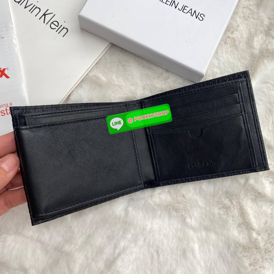 Calvin Klein leather wallet with credit card fold set กระเป๋าสตางค์ใบสั้น และ ที่ใส่บัตรย่อย สุดคุ้มมอบให้เป็นของขวัญหรือใช้เองก็แนะนำค่ะ set นี้มาเท่าไรก็หมดคะ รีบจับจองนะคะ มาพร้อมถุงกระดาษแบรนด์ด้วยนะคะ