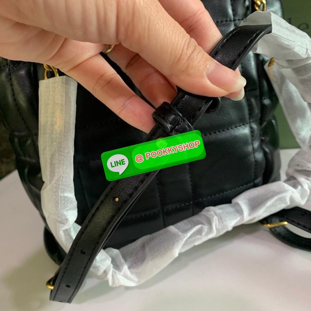 KATE SPADE NEW YORK Evelyn Small Quilted Leather Backpack กระเป๋าเป้สะพายหลังไซต์เล็กสุดคิ้ว หนังนิ่มสุดๆเย็บลวดลายตารางทั้งใบ ด้านหน้าตกแต่งต้วยชื่อแบรนด์ มีช่องเล็ก 1 ช่อง เปิด-ปิดกระเป๋าด้วยตัวล็อค ด้านในตัวกระเป๋าโล่งกว้าง จุของได้เยอะ และมีช่องซิปใส่