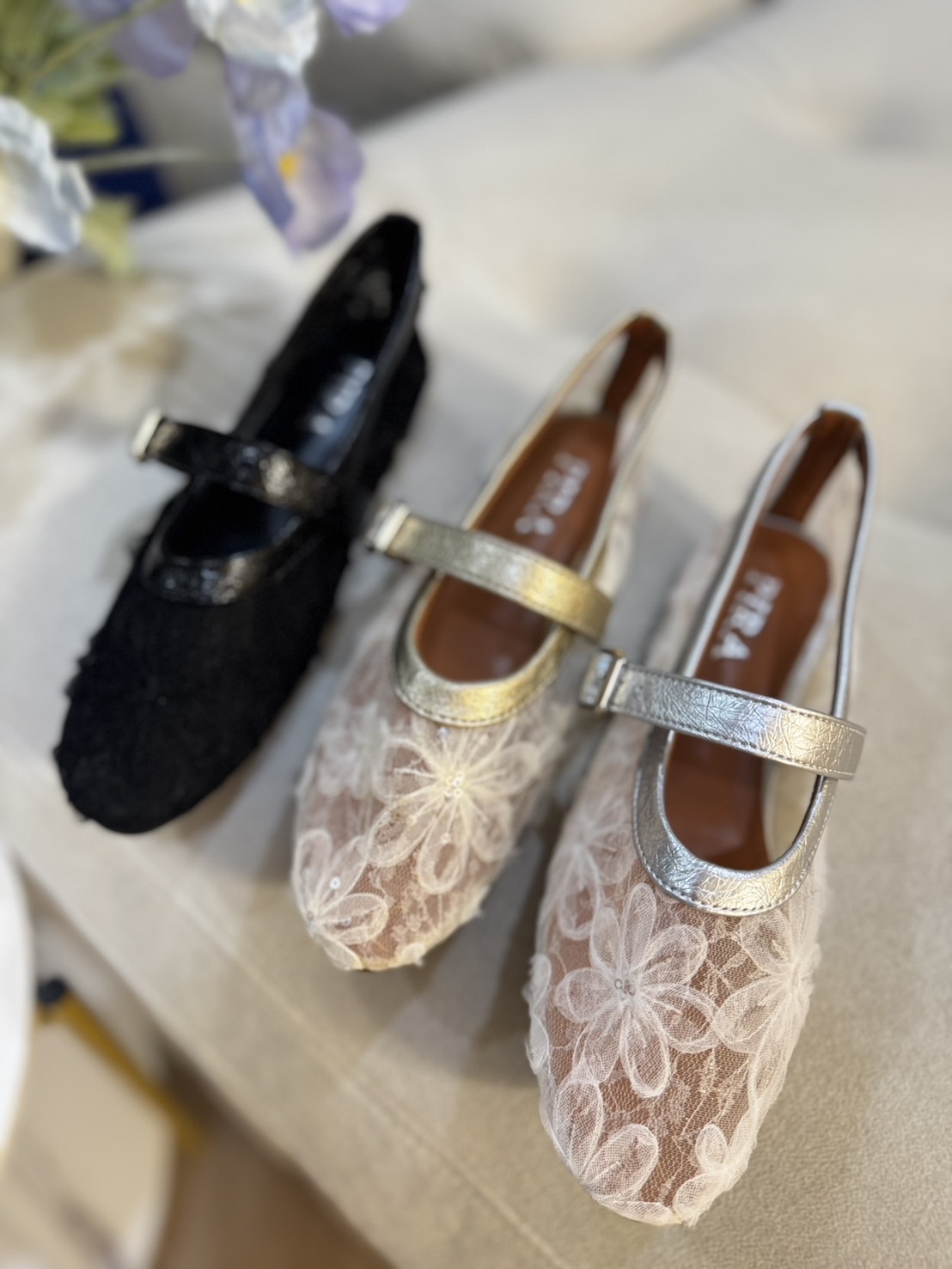 🛒𝙉𝙀𝙒 𝘼𝙍𝙍𝙄𝙑𝘼𝙇.. Mary Jane style 🎉 Flower 🌺 Mary Jane สวยจึ้งไม่ไหว😍 ลูกคุณต้องมี ป้ายยางานสวยมาใหม่ รุ่นนี้ใส่สบาย ดีไซน์เก๋ น้องเป็นทรงหัวมน ใส