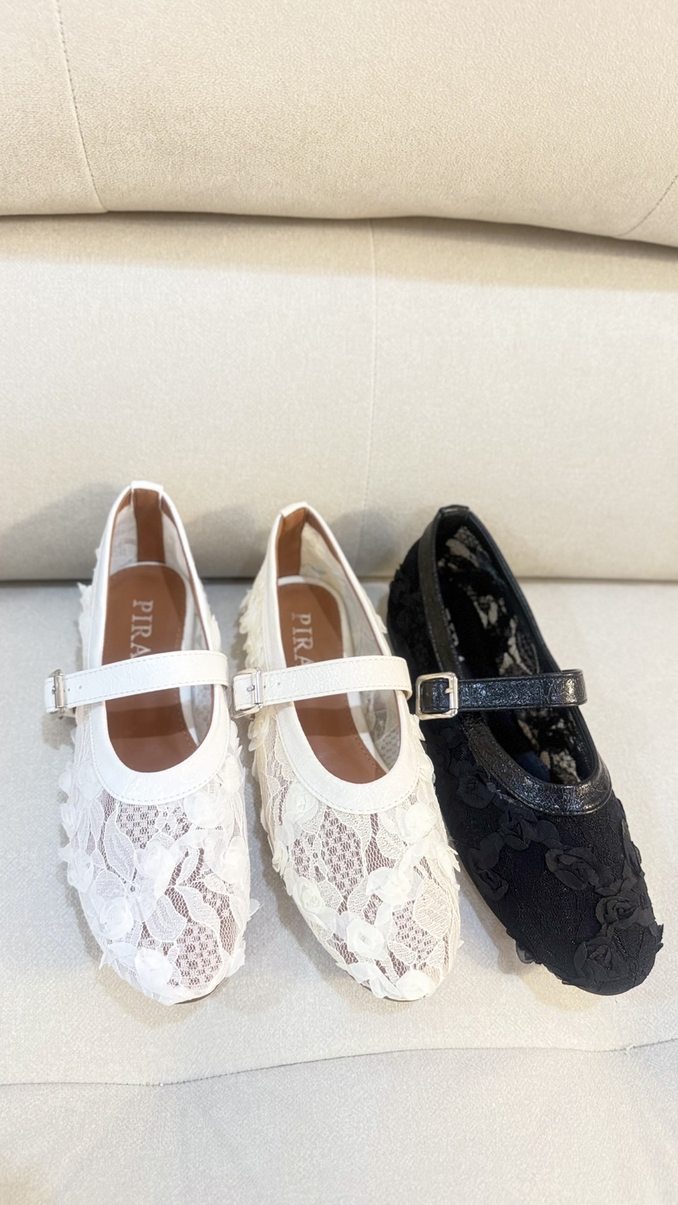 🛒𝙉𝙀𝙒 𝘼𝙍𝙍𝙄𝙑𝘼𝙇.. Mary Jane style 🎉 Flower 🌺 Mary Jane สวยจึ้งไม่ไหว😍 ลูกคุณต้องมี ป้ายยางานสวยมาใหม่ รุ่นนี้ใส่สบาย ดีไซน์เก๋ น้องเป็นทรงหัวมน ใส