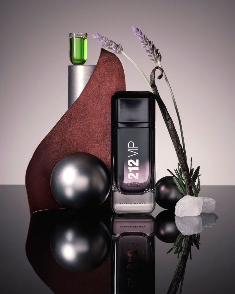 น้ำหอม Carolina Herrera 212 Vip Black EDP 100ml