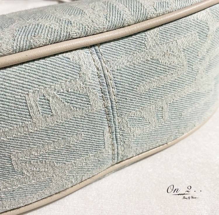 💥💥NEW Arrival 💥💥 Korean Style bag กระเป๋าสะพายไหล่ทรงวินเทจ สุดเก๋♥️ วัสดุเป็นผ้ายีนส์สีฟ้าอ่อนมีลาย น้ำหนักเบาใส่ของได้เยอะ สายสะพายสามารถปรับความยาวได้ค่ะ