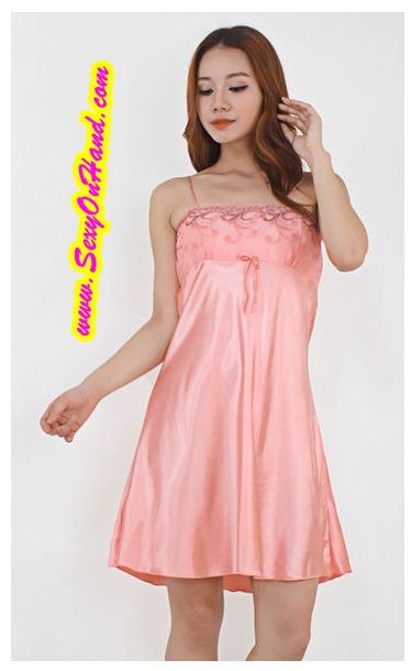 ชุดนอนเซ็กซี่ เซ็ท ชุดคลุมนอนซีทรู เกรดหรู เนื้อผ้าไหมเกรดพรีเมี่ยม สีพีชอ่อนออกโอรส แต่งลูกไม้ปัก งานสุดหรู