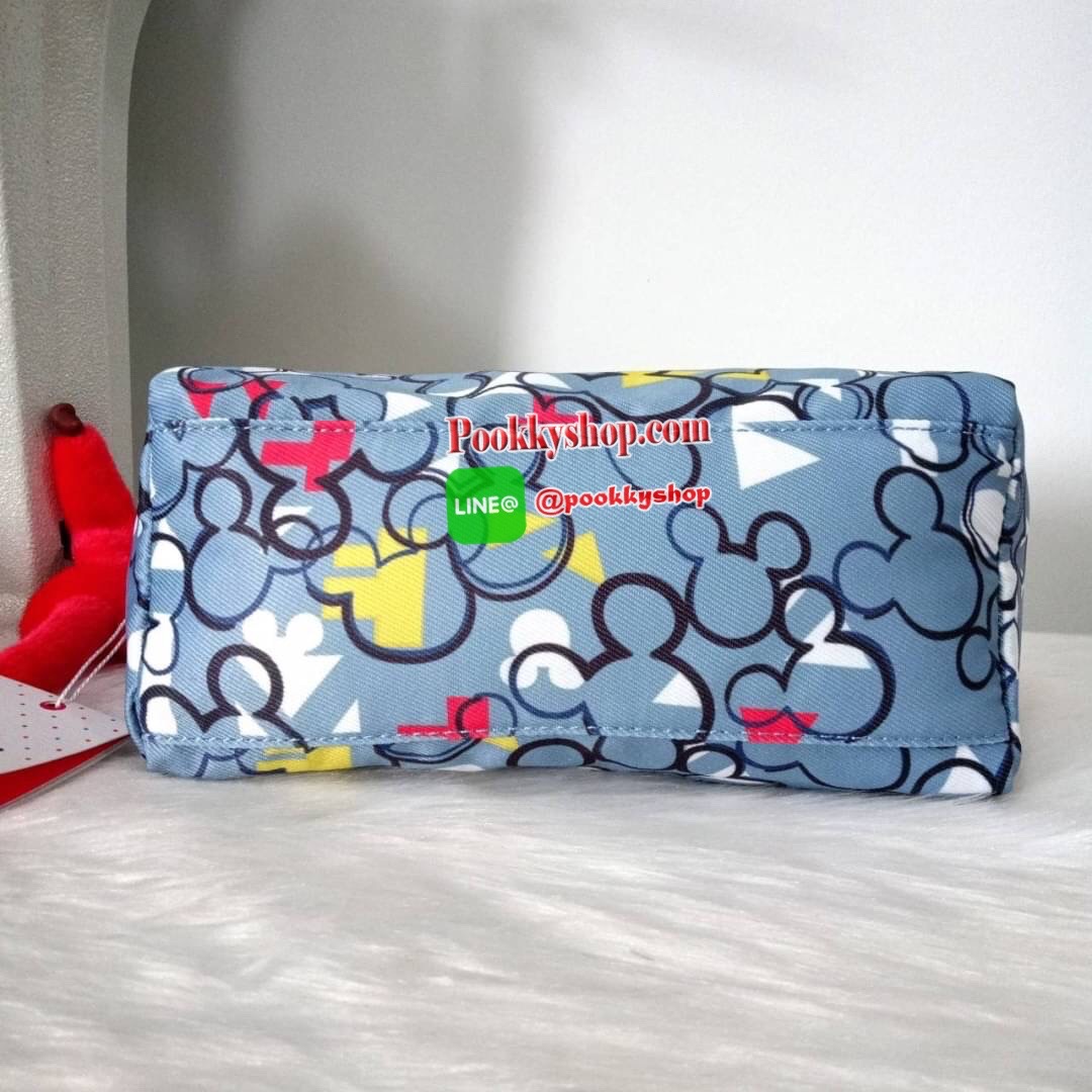 KIPLING Mini Crossbodybag กระเป๋าสะพายข้างขนาดกะทัดรัด ผลิตจากวัสดุ Nylon+ Polyester100% มีช่องใช้งานแยกย่อยมากถึง 4 ช่อง -ด้านหน้ามีช่องซิป 2 ช่อง -ช่องหลักโล่ง กว้าง จุของใช้ได้เยอะ -ด้านหลังมีช่องซิปอีก 1 ช่อง มาพร้อมพวงกุญเเจลิง สายสะพายยาวสามารถปรับไ